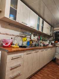 В связи с переездом продается кухонный гарнитур