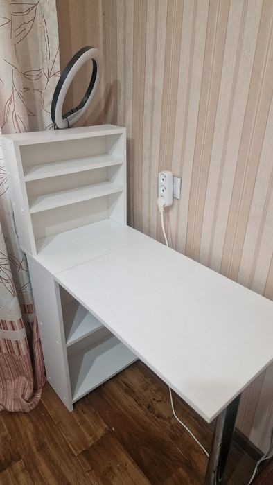 Маникюрный стол!!!