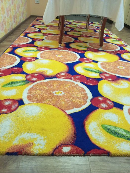 Gilam oshxona gilami sotiladi