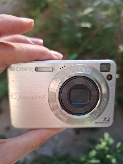 Компактен дигитален фотоапарат SONY Cybershot W110