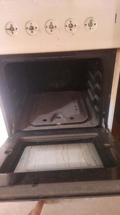 Газ плита в рабочем состаяни тел