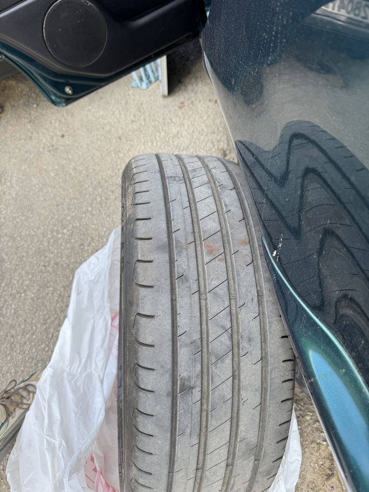 Гуми GOODYEAR efficient grip performence 2 205.55.16