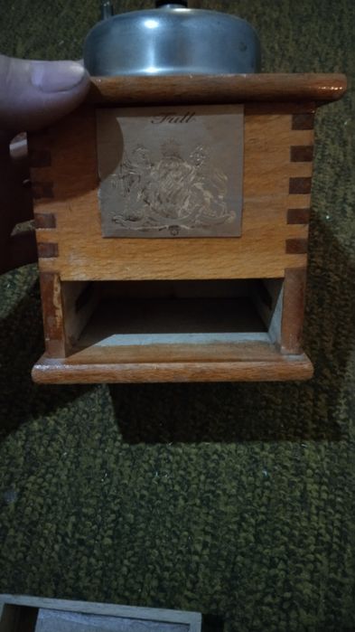 Кофемолка механическая