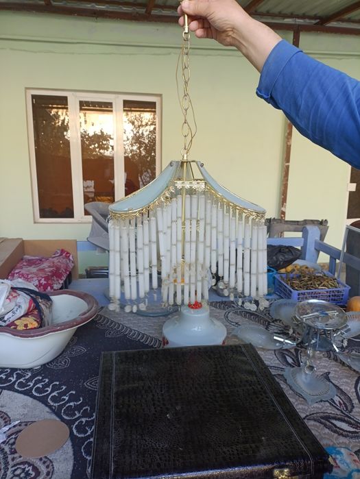 Люстра для дома в хорошем состояние