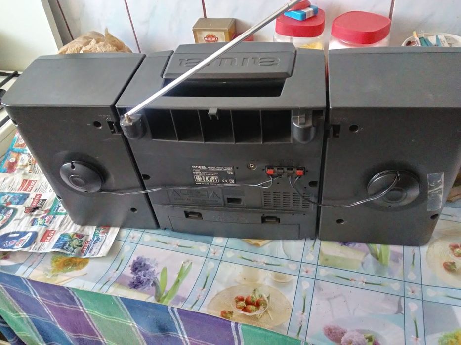 Vand radio dublucasetofon marca AIWA