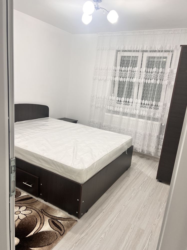 Apartament cu 3 camere de inchiriat