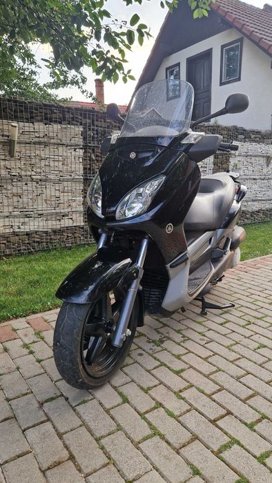 Yamaha x-max 250