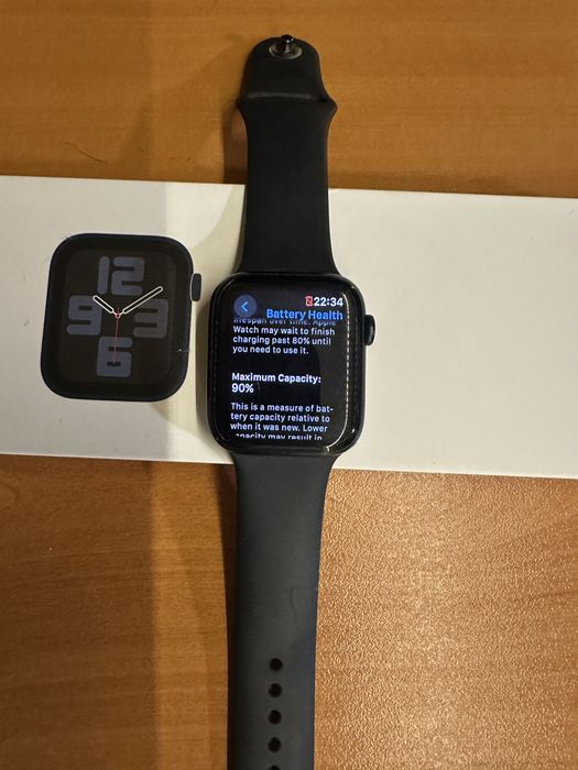 Apple Watch SE 2 - Като нов