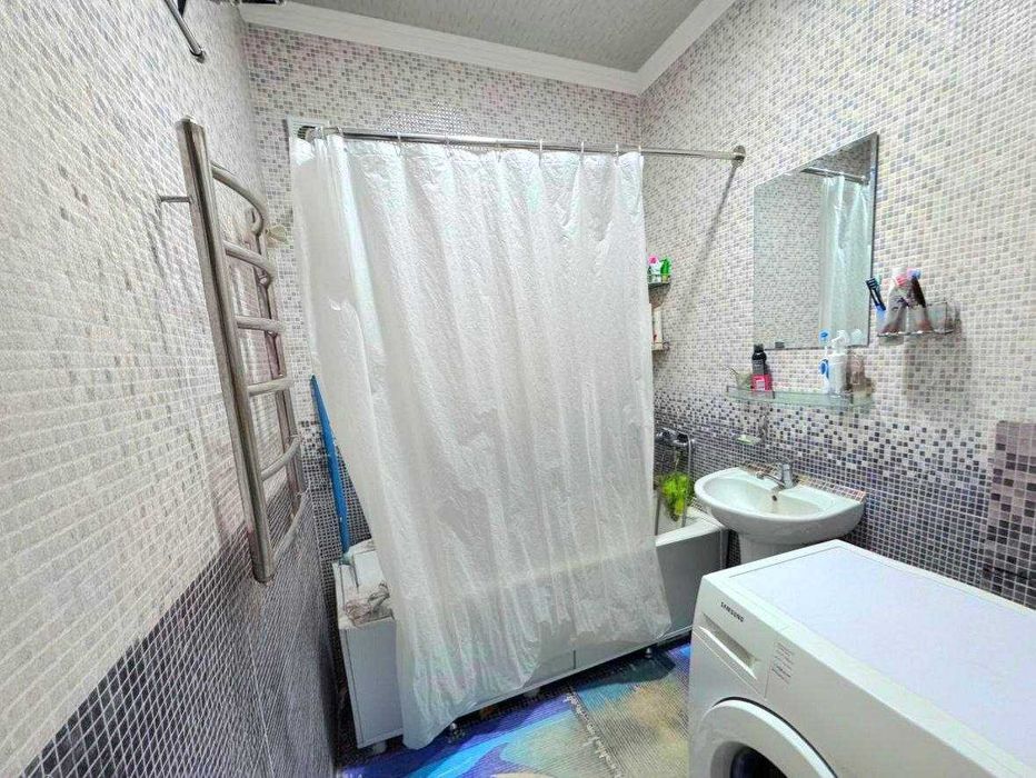 Новостройка на Карасу - 1, 3/2/4 кирпич 80 кв.м. с ремонтом =