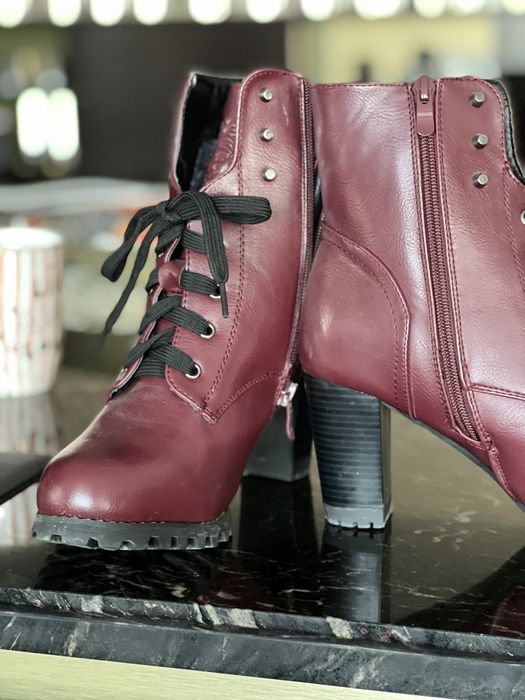 Боти на ток, подплатени с еко кожа