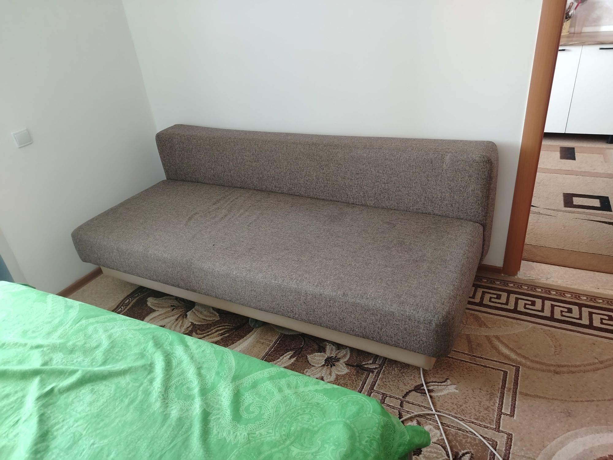 Продам диван раздвижной