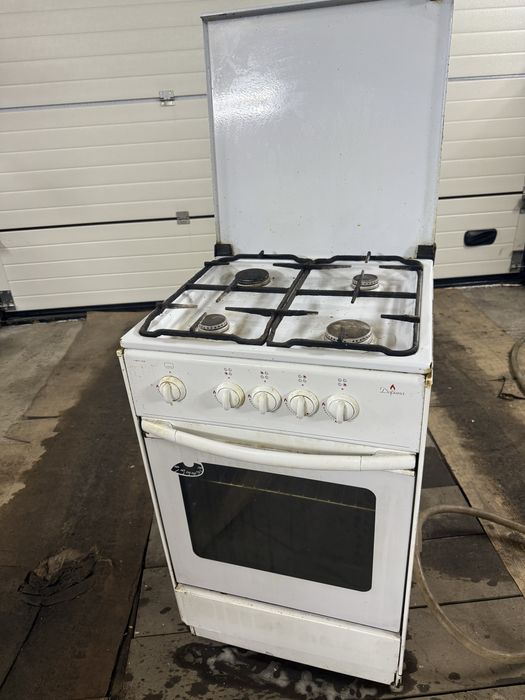 Продам газ плиту