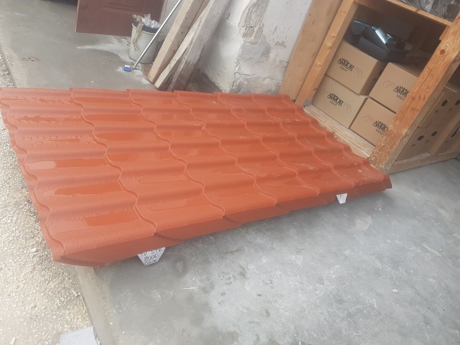 Tigla metalica ceramica