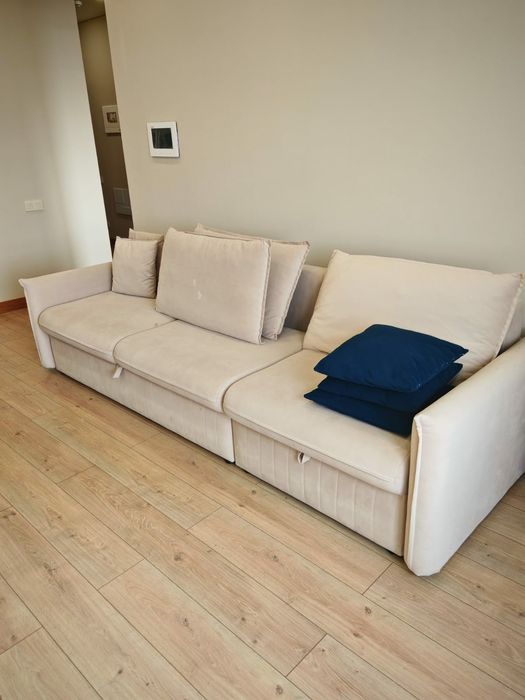 Трёхместный диван