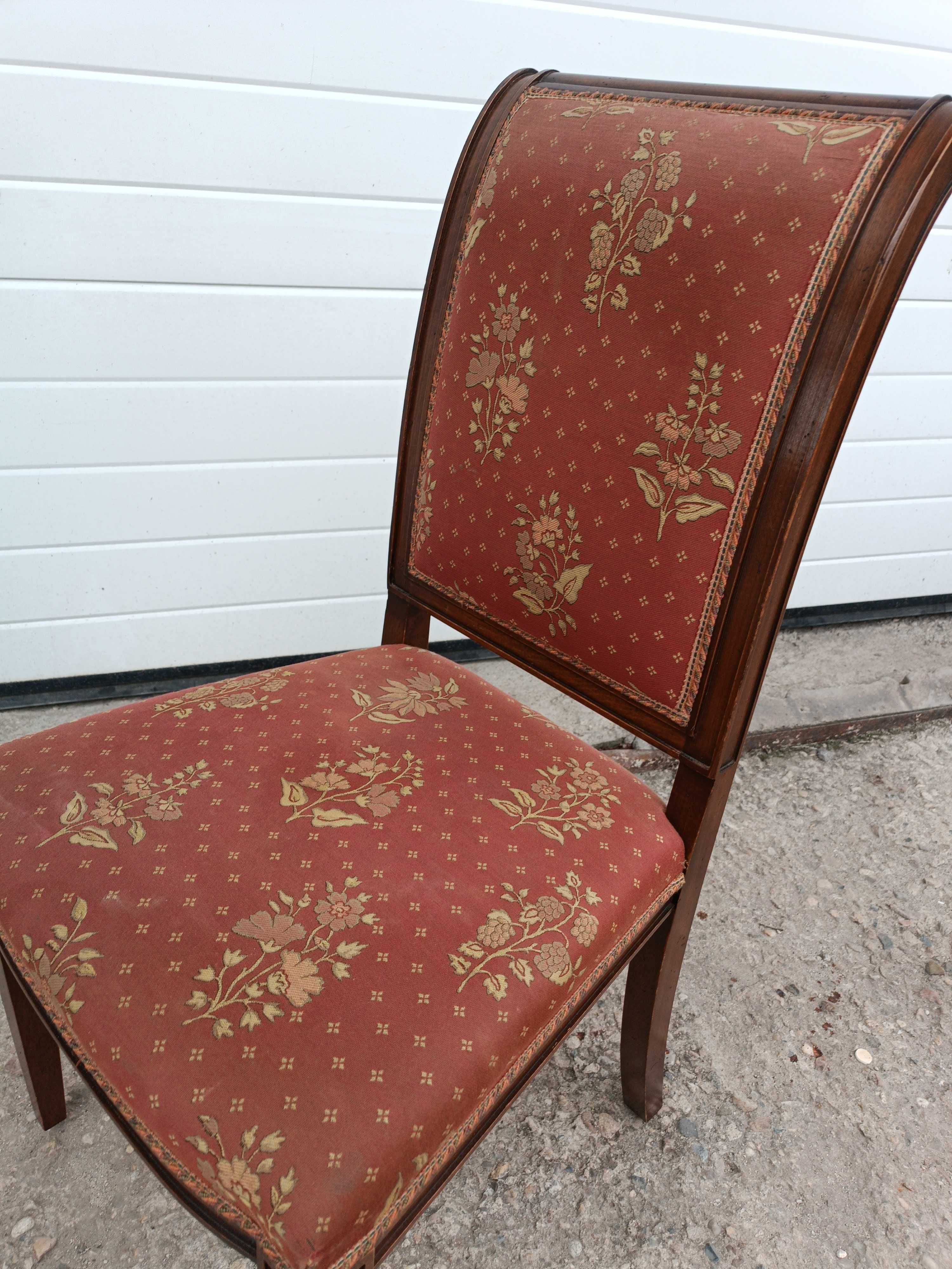 Ретро стилни трапезни столове тапицирани и с извивки. Внос Холандия