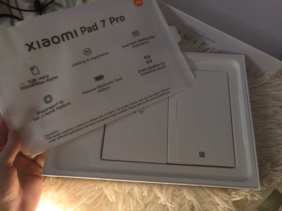 Vând o tabletă nouă Xiaomi Pad 7 Pro 12G RAM 512 ROM