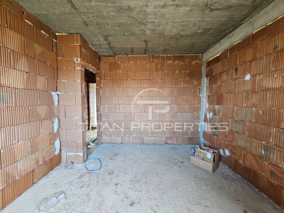 Продава се Тристаен апартамент в Пловдив, Коматево - 86 кв.м за 1165 €/кв.м - Снимка #1