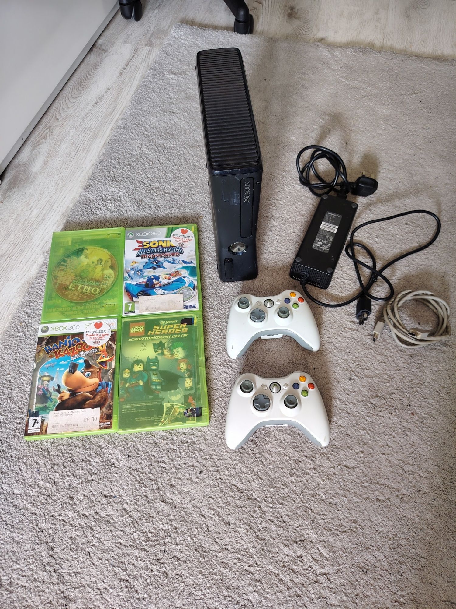 Xbox 360 Slim Nu se aprinde