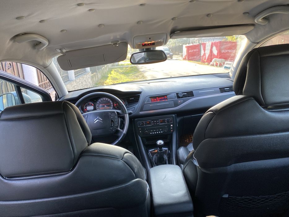 Vand CITROEN C5 unic propietar an 2011 se ofera fiscal km 260000 reali