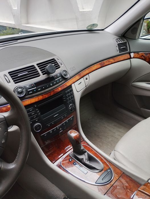 Mercedes E200 сив