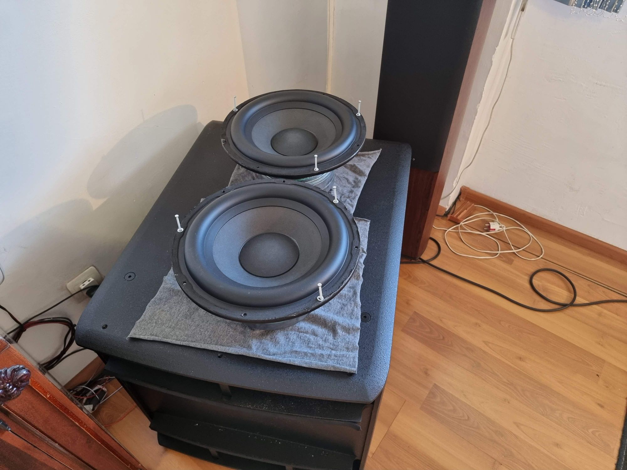 2 difuzoare super subwoofer