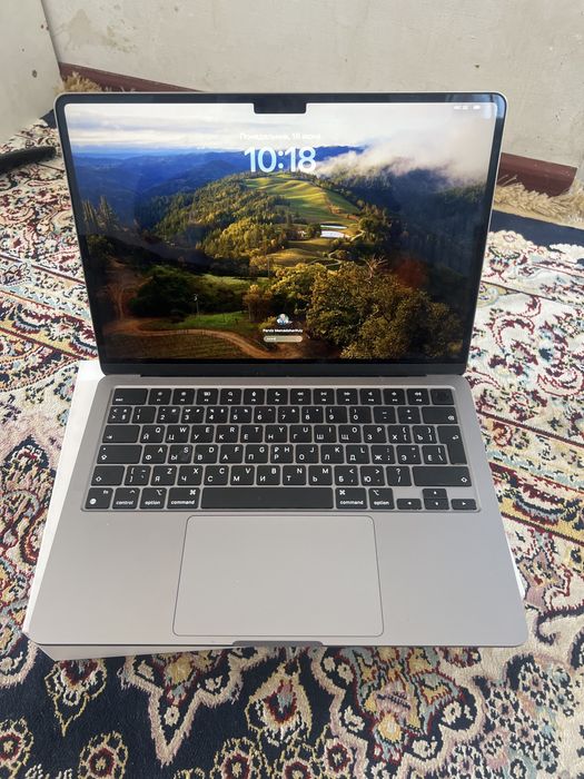MacBook Air 13.6-inch