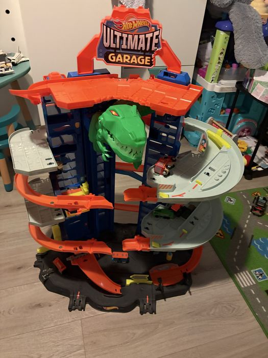 Hot wheels garaj