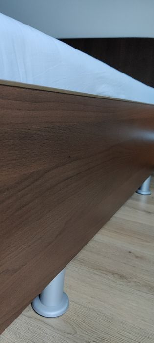 Vand set mobila dormitor, dulap, pat, noptiera si birou.