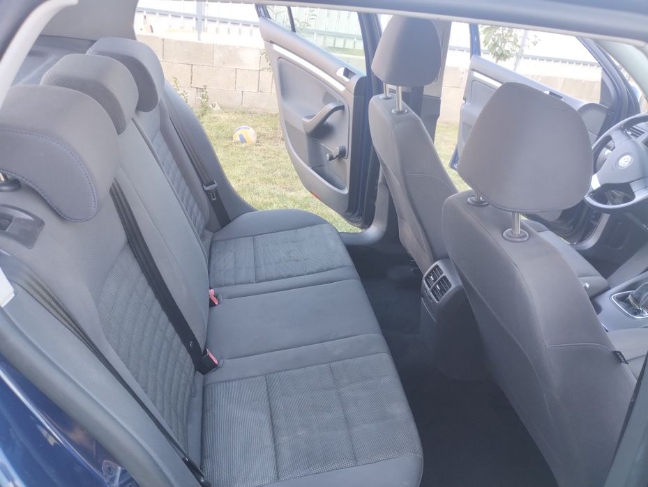 Vând Golf 5-Benzina motor 1 6mpi an 2007