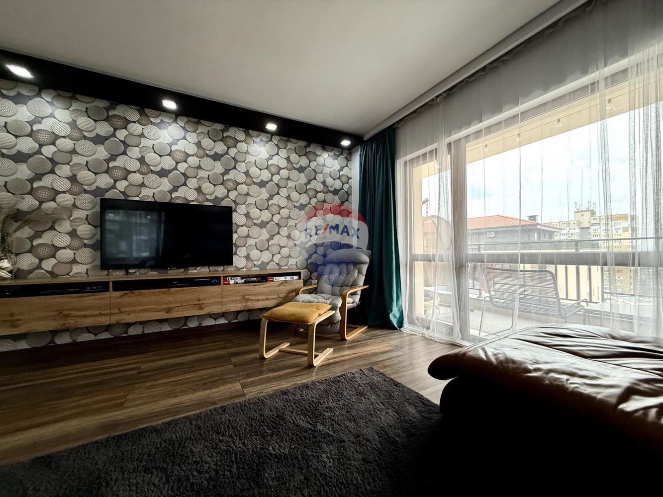 Стилен апартамент с две спални за продажба, кв. Възраждане, гр. Варна