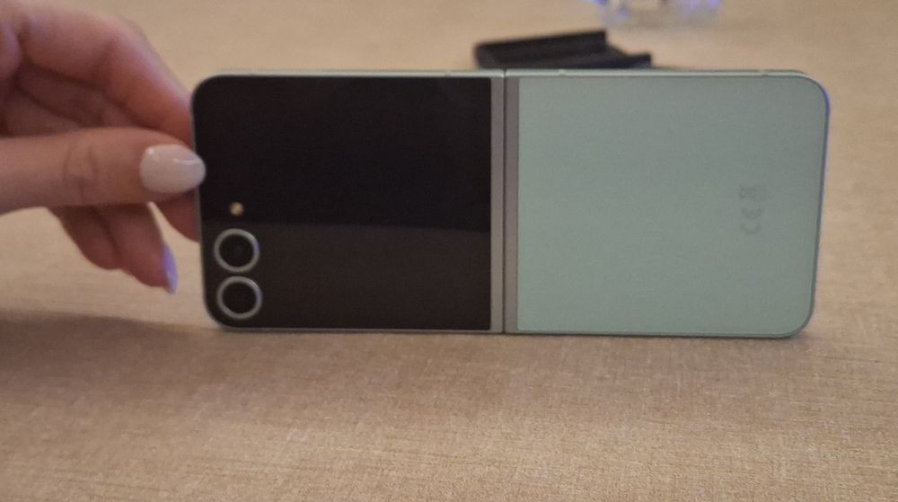 Samsung Galaxy Z FLIP6