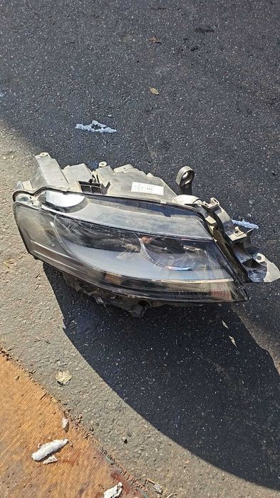 Фара на Audi A4 B8