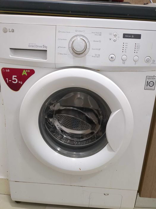 Vând Mașină de Spălat Rufe LG Slim – Stare Impecabilă!