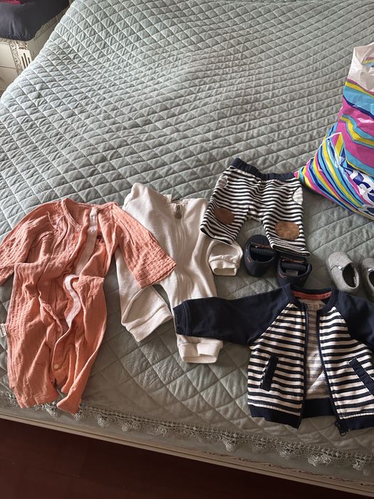 Детскии вещи малышам отдам бесплатно