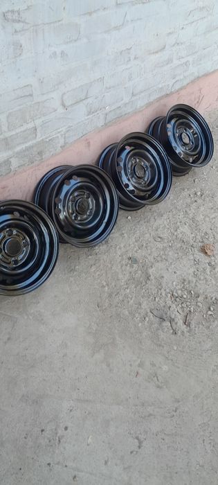 Продаётся комплект диска дамас