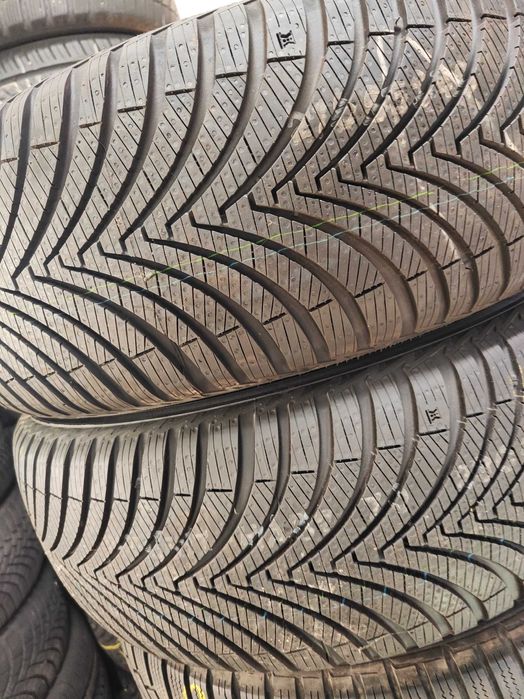 2бр.всесезонни гуми 215/55/17 Kumho