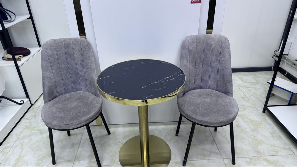 Жулналный столик