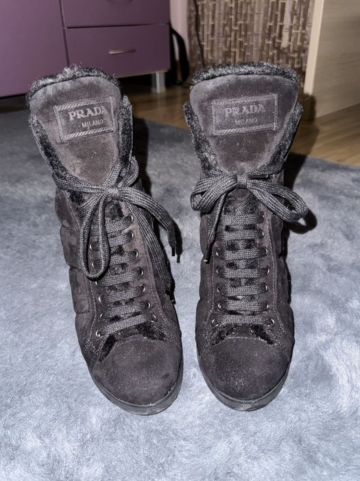 Оригинални Prada боти,носени веднъж. 38 размер