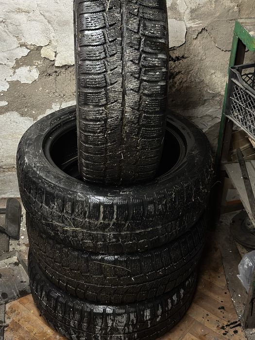 Продам зимние шины в хорошем состоянии