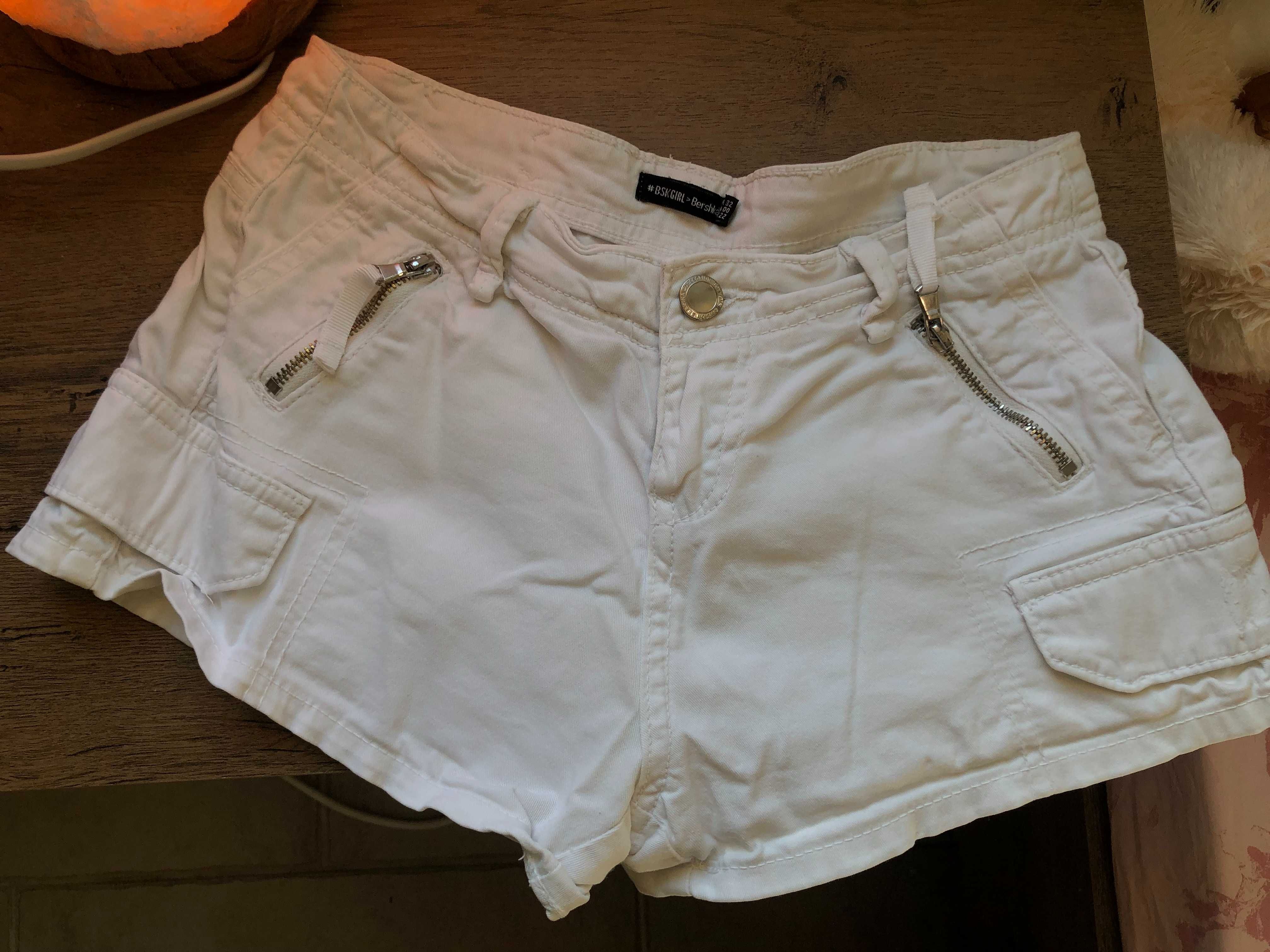 Бели къси панталони, размер XS
