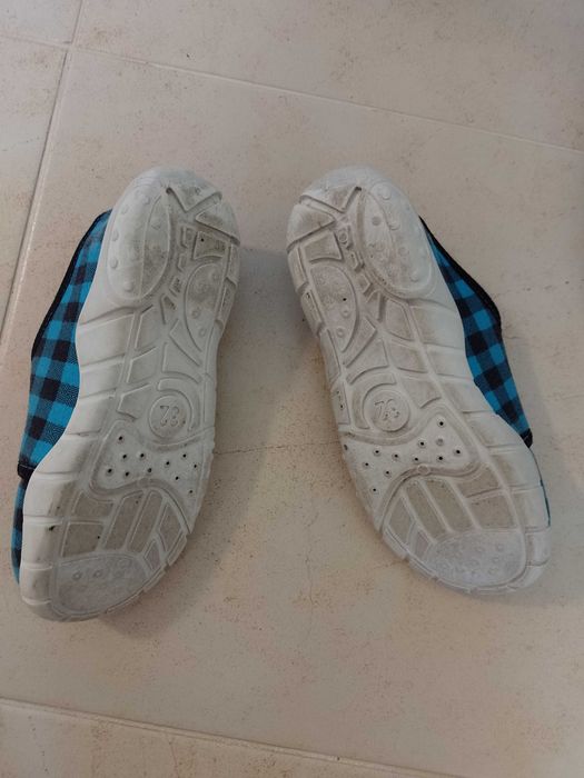 Пантофи KK 22 ном, чехли Defonseca 22 ном, сандали Quechua 32 ном