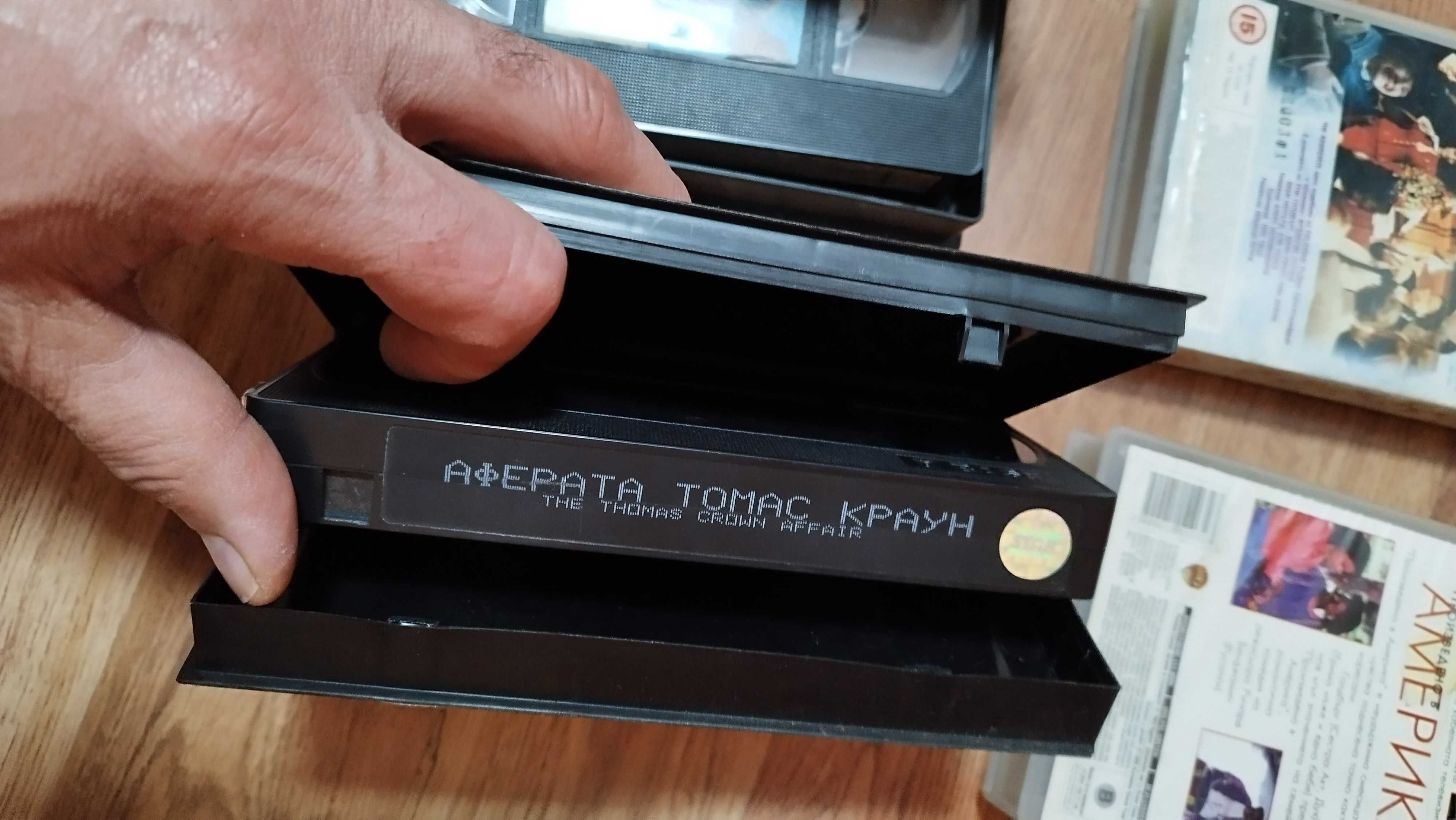 VHS игрални филми екшъни и комедии на видеокасети 8бр