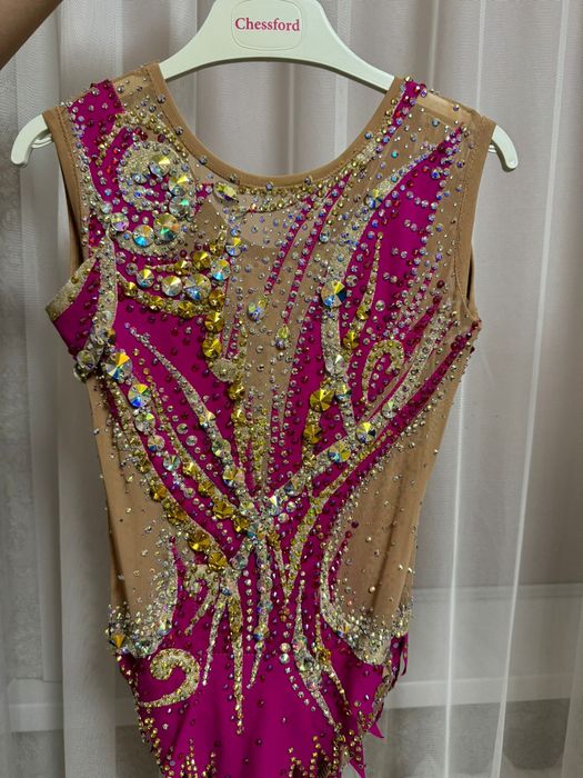 Продам купальник для художественной гимнастики