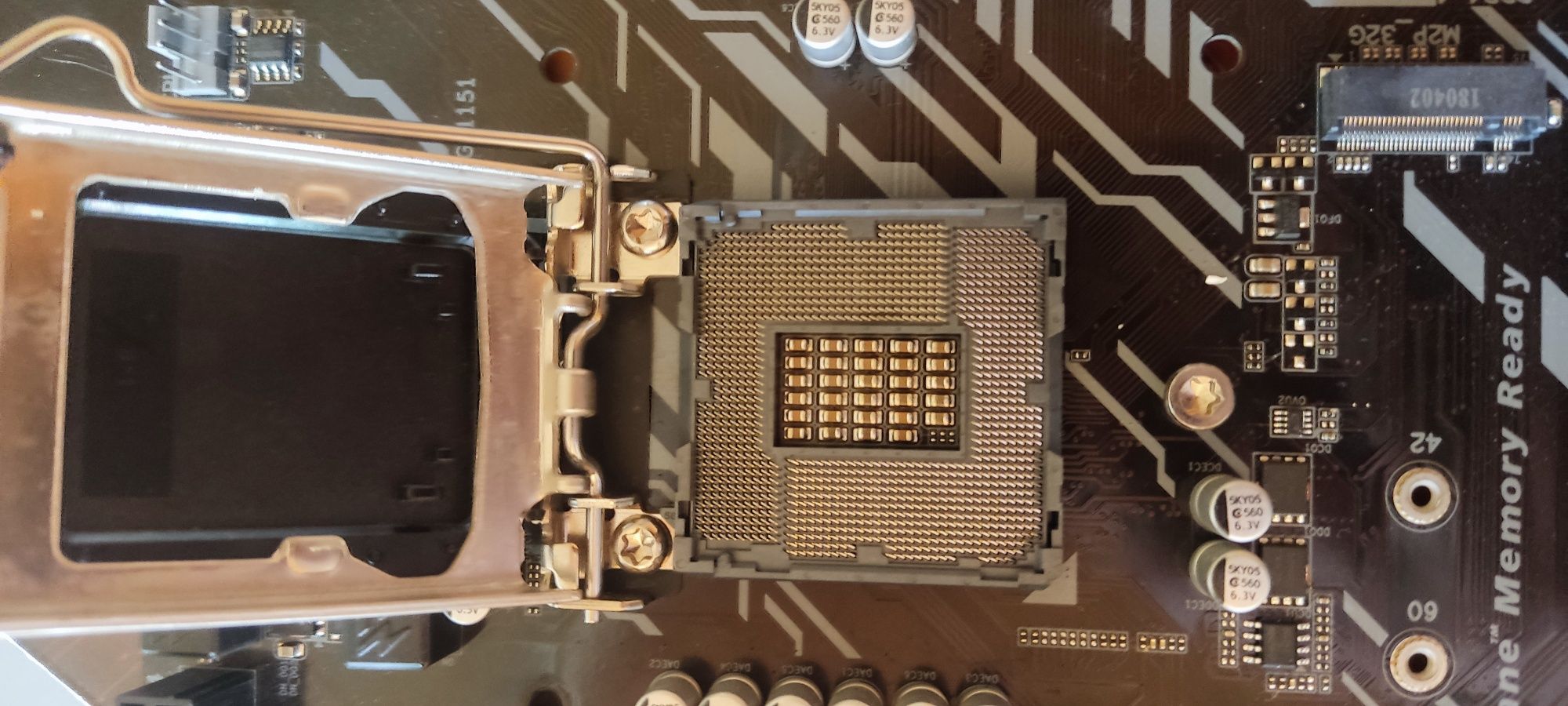 Продам игровую материнскую плату gigabyte