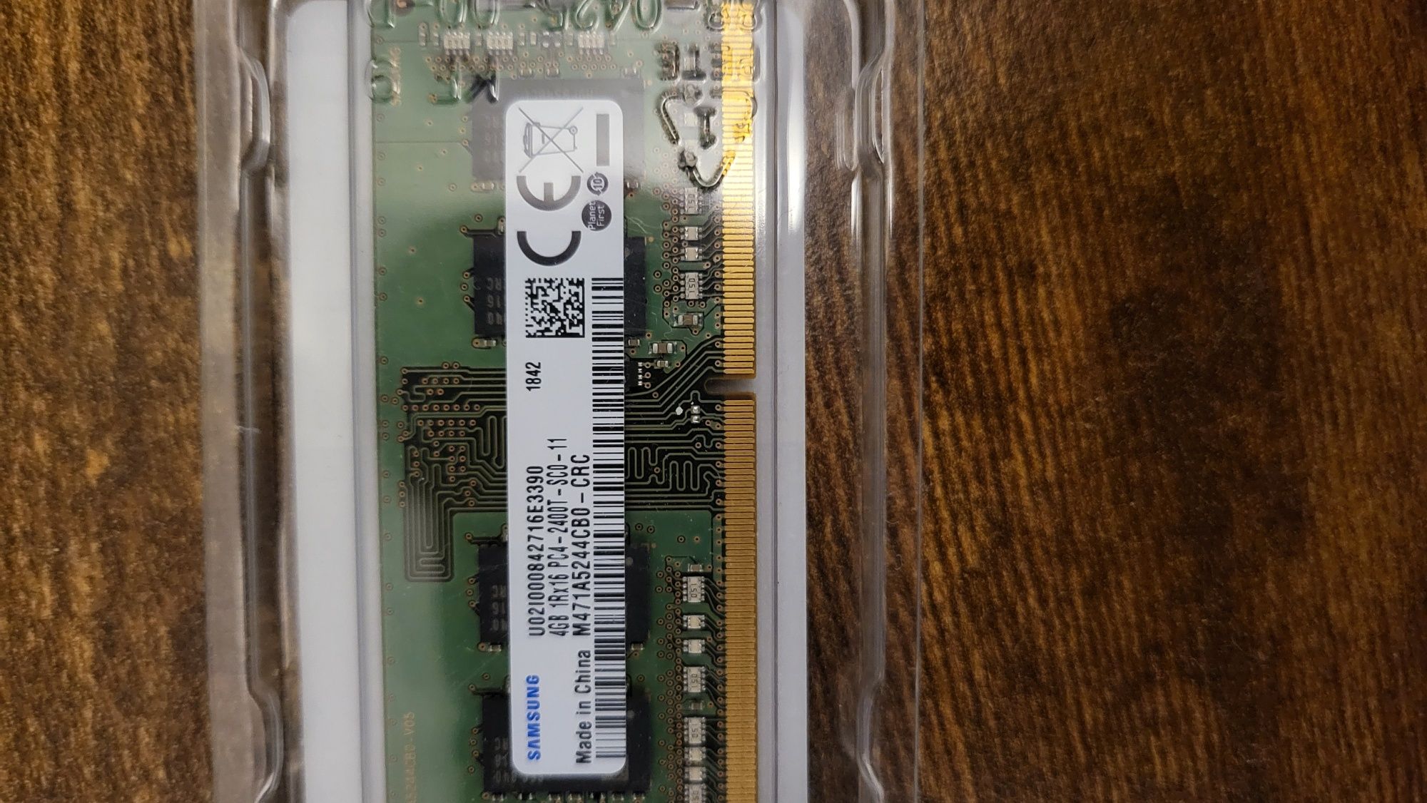 RAM Samsung 4GB DDR4 2400MHz SODIMM (лаптоп, макро pc)