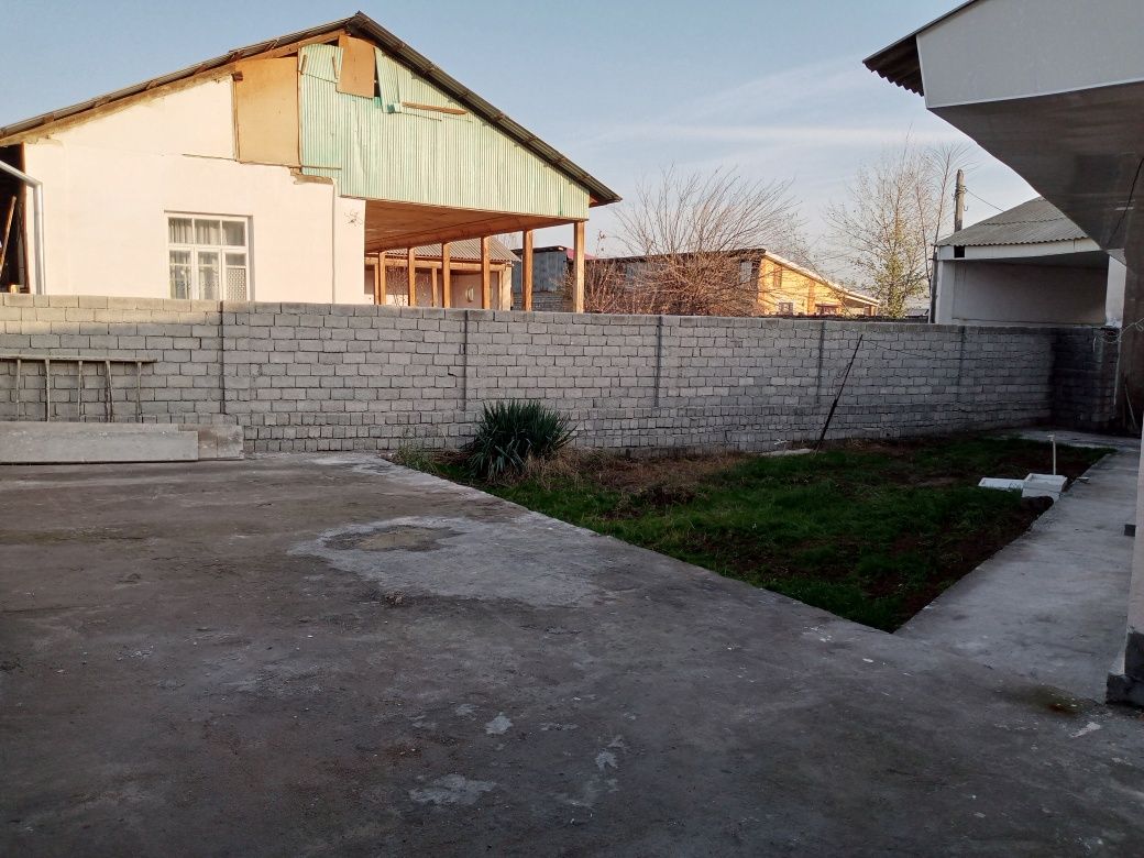 Srochna 2 yarm sotxli xovli sotiladi