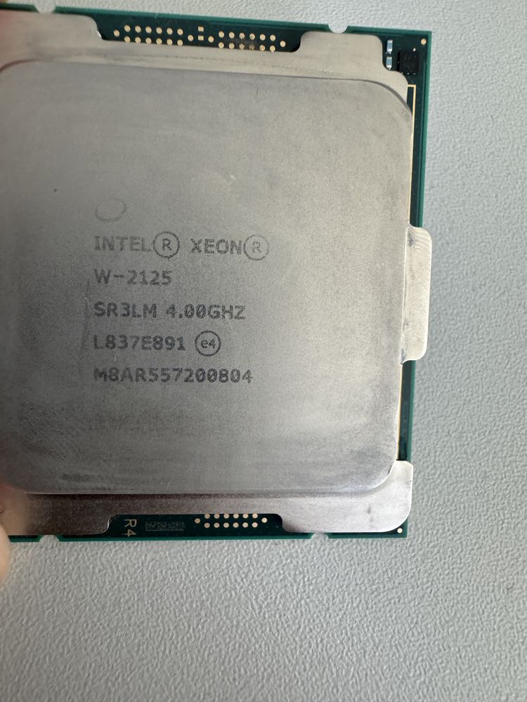Процесор Intel Xeon W-2125, слот LGA2066