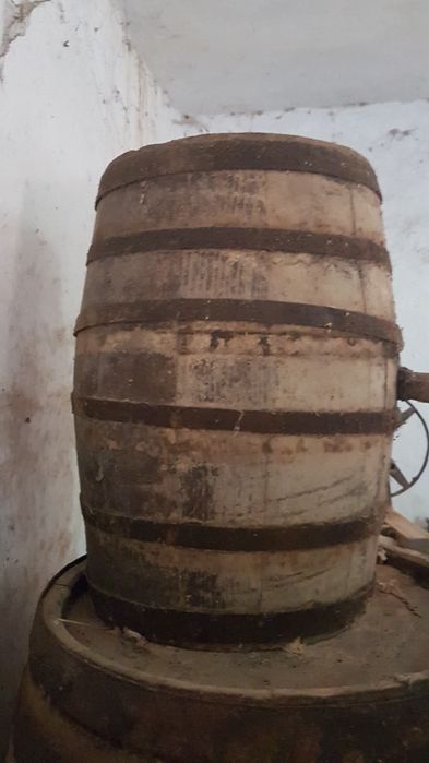 Стари дъбови бурета