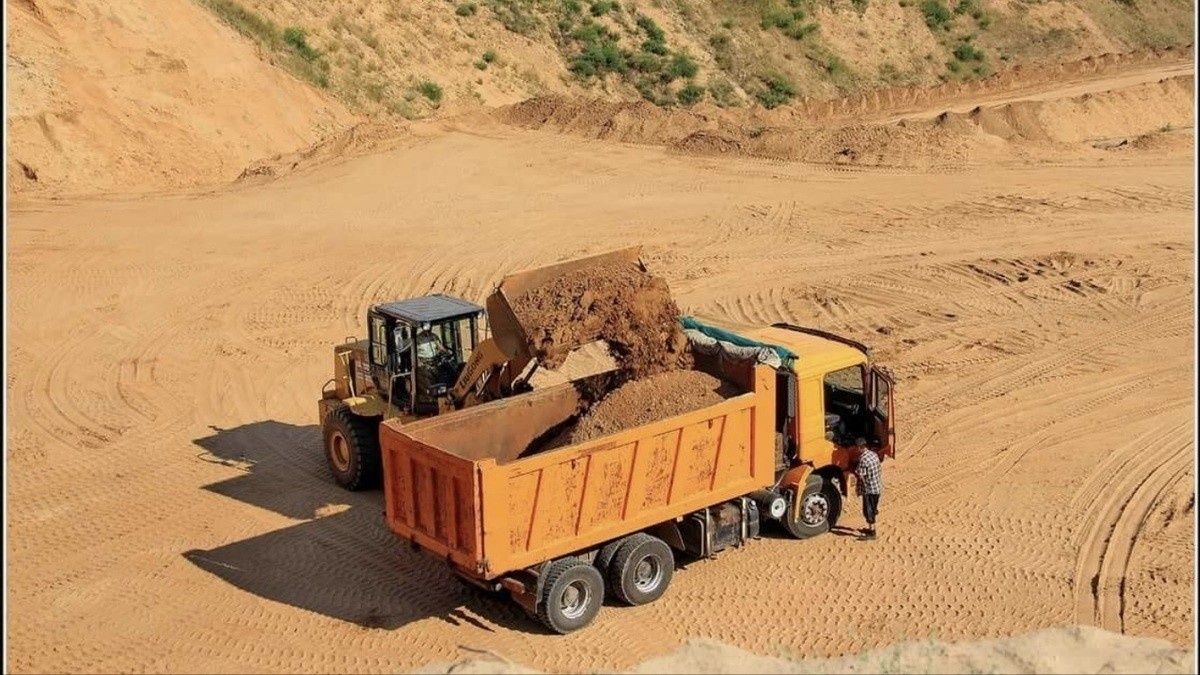 Услуги самосвалов 25 тонн доставка песка,щебень, песок