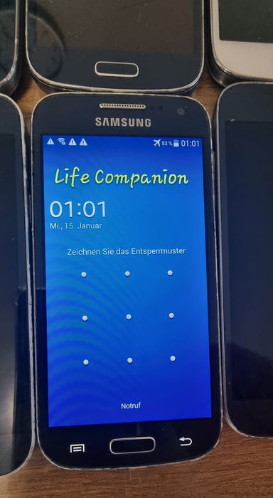 Телефон Samsung S4 mini